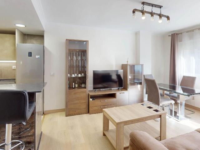 Luminosa vivienda amueblada con dos dormitorios