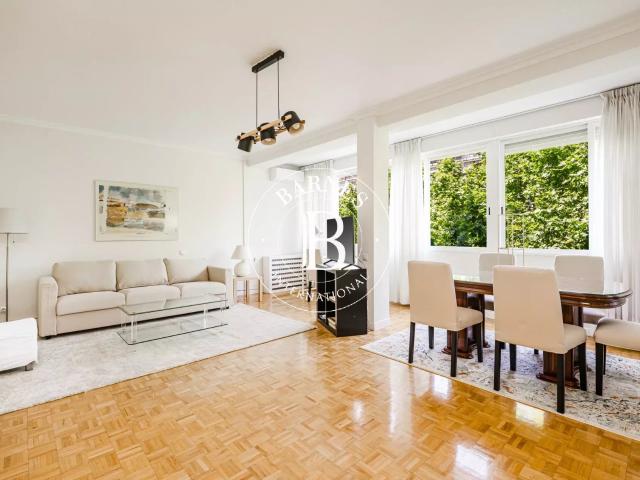 Luminosa vivienda amueblada de 3 dormitorios con garaje