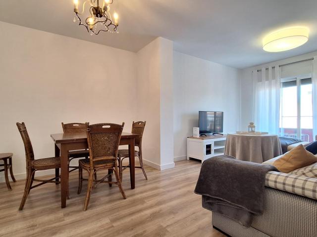 Luminosa vivienda de 3 dormitorios con garaje, balcón y aire centralizado en Calle Mayor de Espinardo