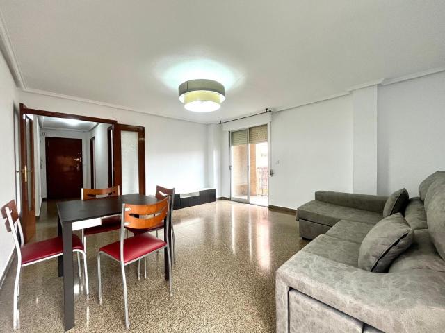 Luminosa vivienda disponible en Alquiler en zona San Crispin