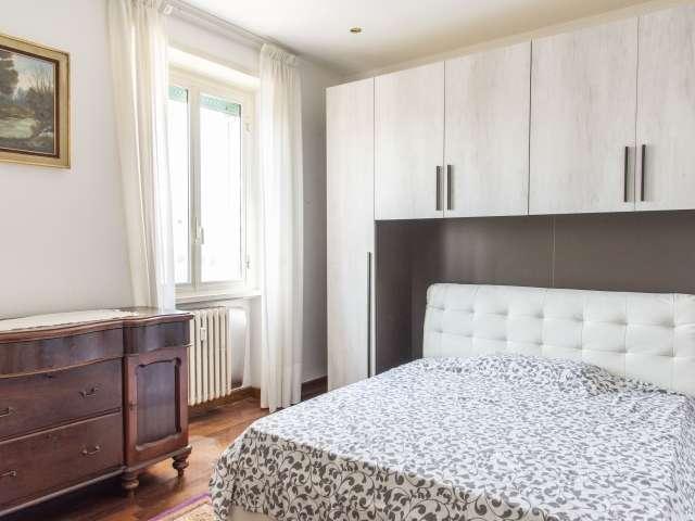 Luminosa camera in affitto in appartamento con 3 camere da letto, Ostiense, Roma