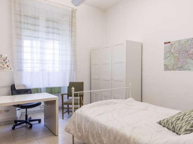 Luminosa camera in appartamento con 4 camere da letto a Pinciano, Roma