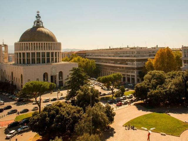 Luminosa Camera Singola con Bagno Privato in Piazza San Giovanni Bosco