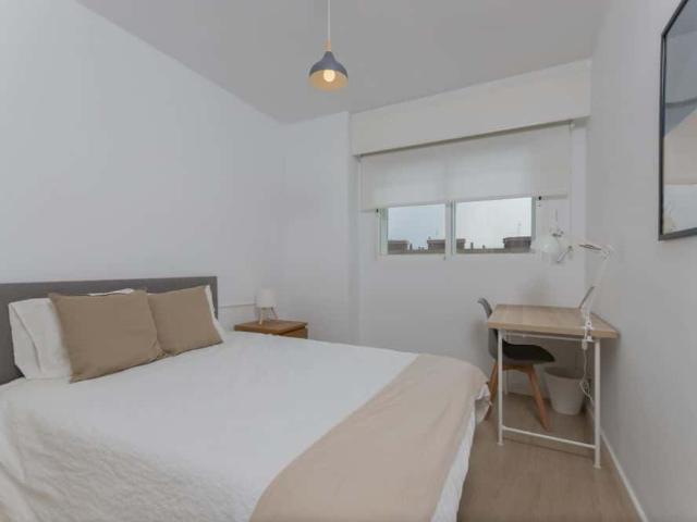 Luminosa habitación en Valencia