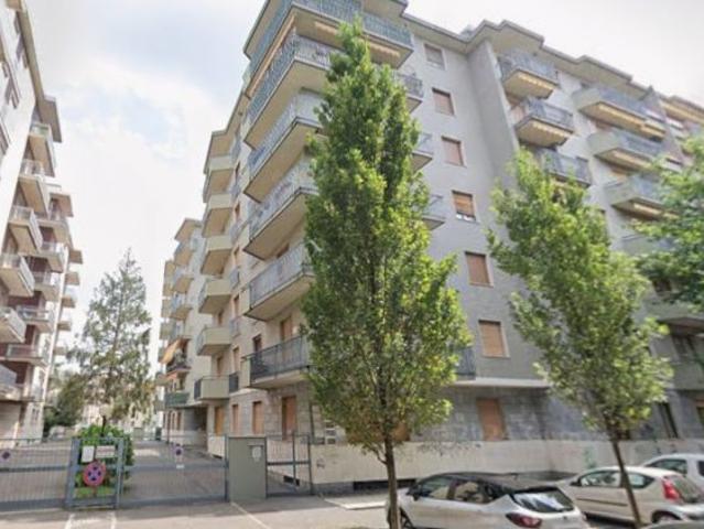 LUMINOSISSIMO TRILOCALE ARREDATO A POCHI METRI STAZIONE DI SARONNO