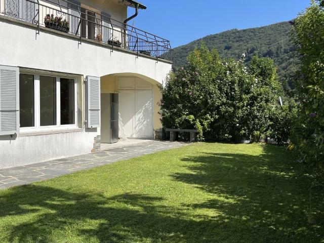 LUMINOSO 2.5 LOCALI CON PISCINA E AMPIO GIARDINO A BARBENGO