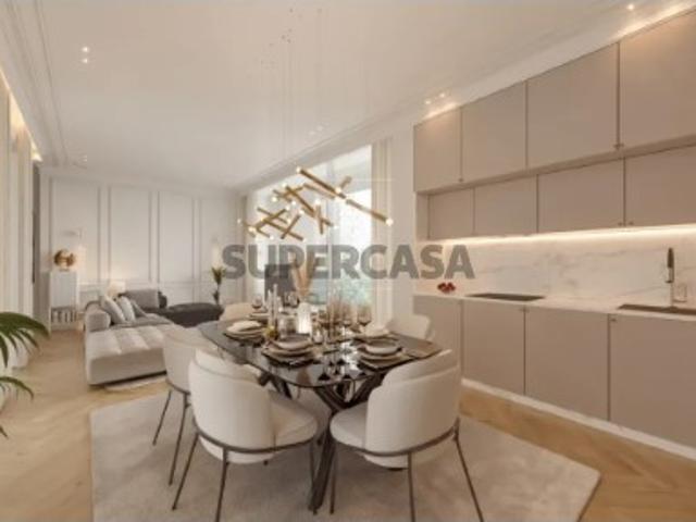 Luminoso T2 com varanda e arquitetura contemporânea