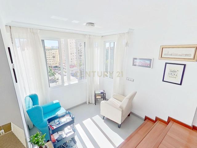 Luminoso y moderno apartamento de 5 habitaciones con oficina y climatización de alta tecnología