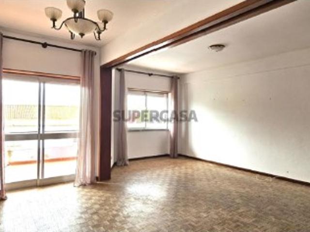 Luminoso Apartamento T2 com Elevador no Centro de Beja