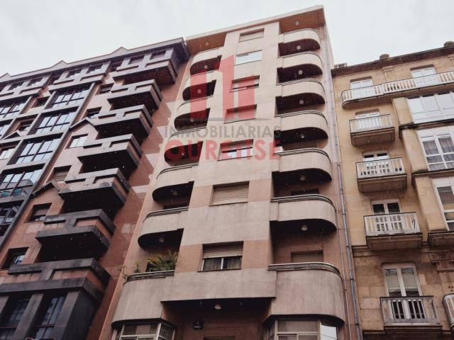 LUMINOSO APARTAMENTO AMUEBLADO EN EL CENTRO DE LA CIUDAD