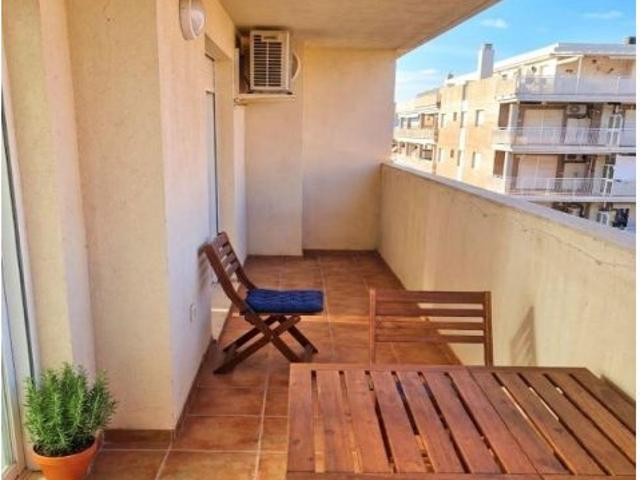 Luminoso apartamento con terraza y vistas al mar y montaña en Moncofa
