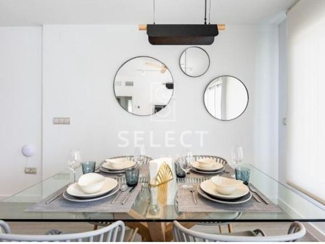 Luminoso apartamento con terraza junto al mar y campo de golf