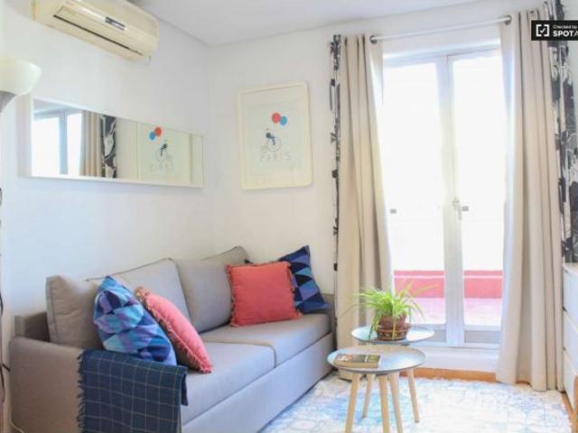 Luminoso apartamento de 1 dormitorio con terraza en alquiler en Salamanca