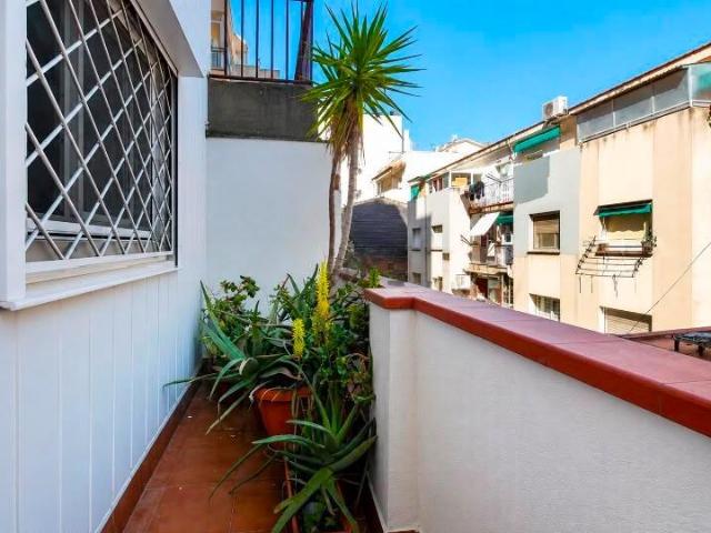 Luminoso apartamento de 1 dormitorio junto al metro Coll | La Teixonera