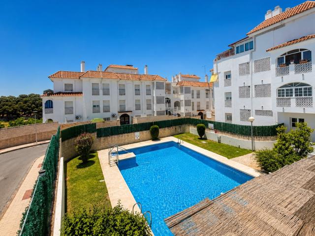 Luminoso apartamento de 2 dormitorios con vistas al mar cerc. 118m² Torremolinos