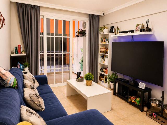 Luminoso apartamento de 2 dormitorios con balcón, plaza de garaje y trastero en Las Rosas