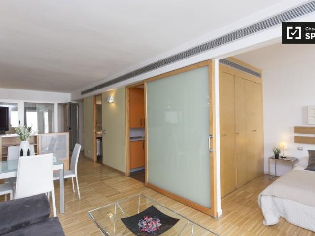 Apartamento de 2 dormitorios en alquiler en Embajadores, Madrid