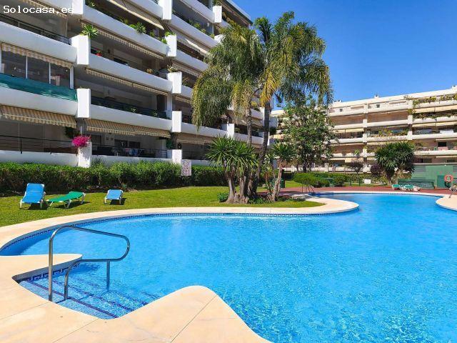 Luminoso apartamento en Guadalmina Alta Marbella con amplia terraza, vistas a La Concha, garaje y