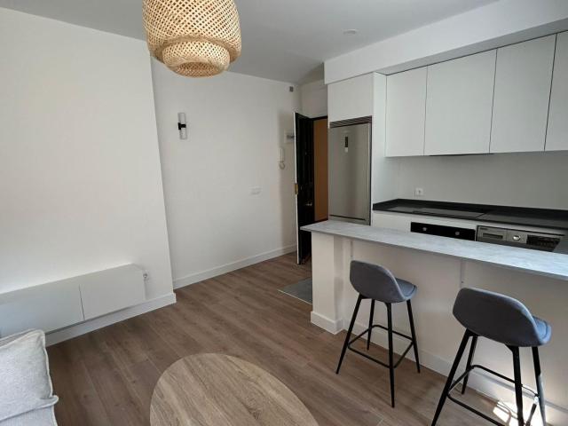 Luminoso apartamento interior, totalmente reformado