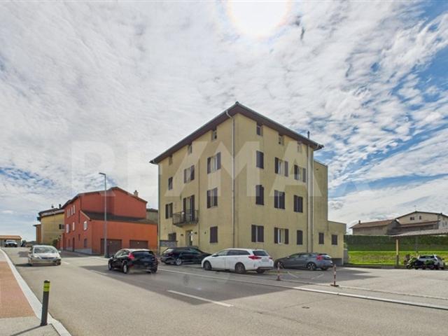 Luminoso appartamento di 4 1/2 locali a Genestrerio