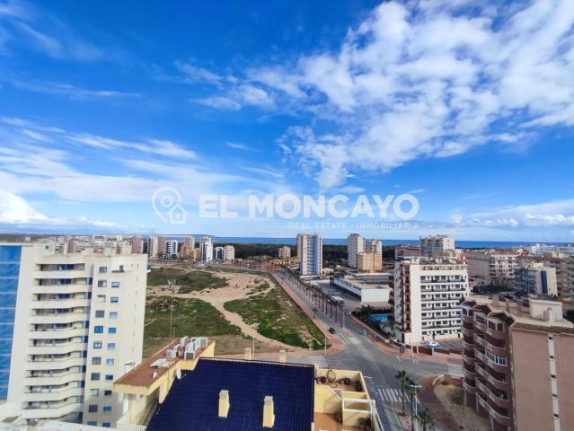 Luminoso atico duplex con vistas al mar en Guardamar del Segura