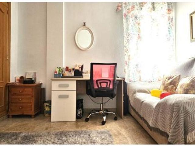 Luminoso Ático en el Corazón de El Ejido por solo €129,000