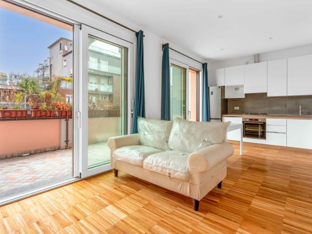 Luminoso bilocale con terrazzo in Città Studi