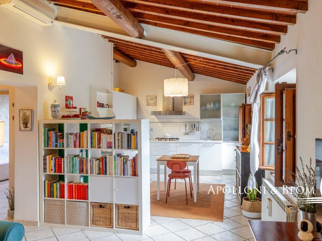 Luminoso e panoramico, con posti auto Tavarnelle Val di Pe. 66m² Tavarnelle Val di Pesa