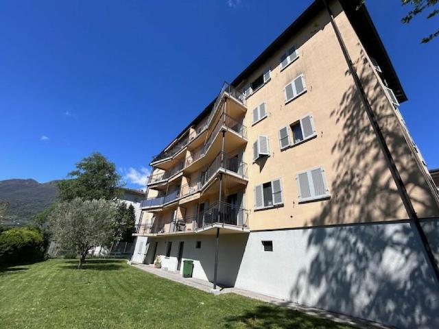 LUMINOSO E SPAZIOSO APPARTAMENTO DI 4.5 LOCALI COMPLETAMENTE RISTRUTTURATO