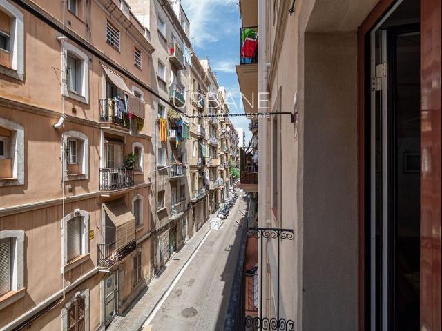 Luminoso estudio junto al mar en Barceloneta – estancia temporal de 6 a 11 meses