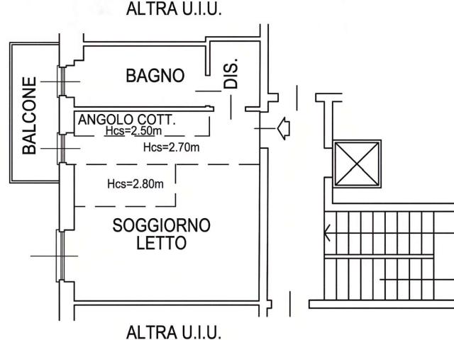 Luminoso monolocale di 35 mq con balcone e cantina