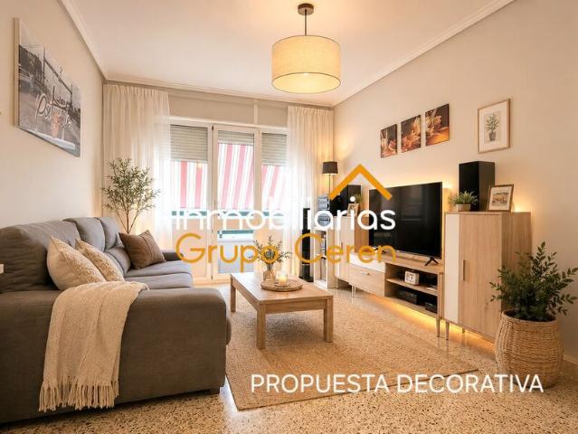 Luminoso piso con terraza y vistas despejadas en pleno centro