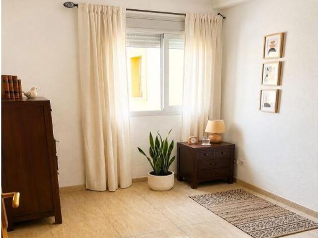 ? ¡Luminoso piso de 2 dormitorios con garaje, trastero y terraza en P