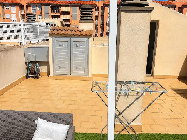 ¡Luminoso piso de 2 dormitorios con garaje, trastero y terraza!