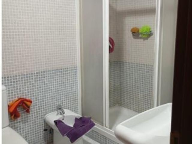Luminoso piso de 2 dormitorios y 2 baños junto al mercado de Ciudad Jardín