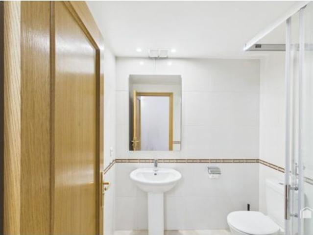 Luminoso piso de 3 dormitorios con terraza de 40 m², piscina y parking en venta en Sóller