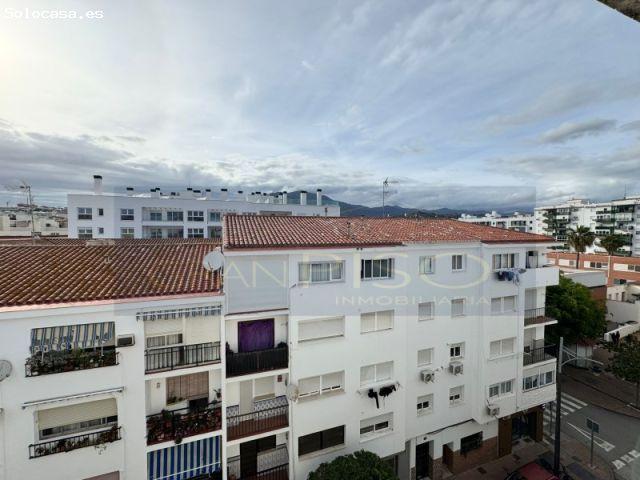 Luminoso piso de 3 habitaciones con terraza en 2.linea de Playa, Estepona