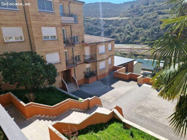 Luminoso piso de 3 habitaciones con gran patio privado y vistas a la montaña
