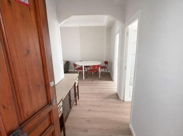 Luminoso piso de 3 habitaciones recién reformado en Benimaclet