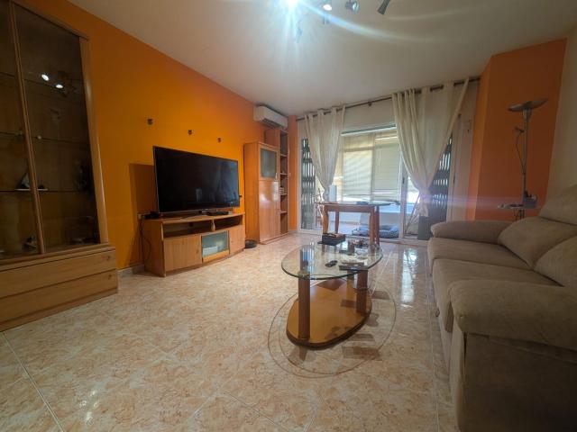 Luminoso Piso Reformado en Virgen del Remedio ¡Oportunidad Única! €135,000