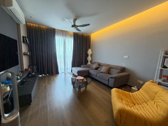 Luminari Fully Renovated High Floor Corner Unit For Rent