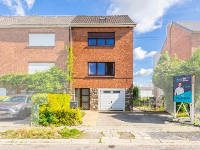 Lumineuse maison bel étage avec 3 ch. + bureau et jardin !