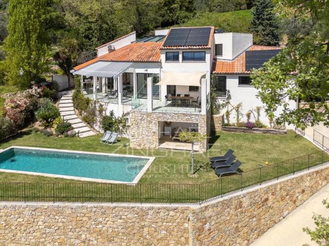 Lumineuse villa contemporaine 214m² Grasse
