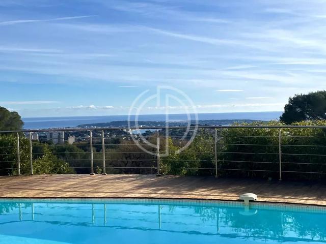 Lumineuse Villa Rénovée Vue Mer 270m² Golfe Juan