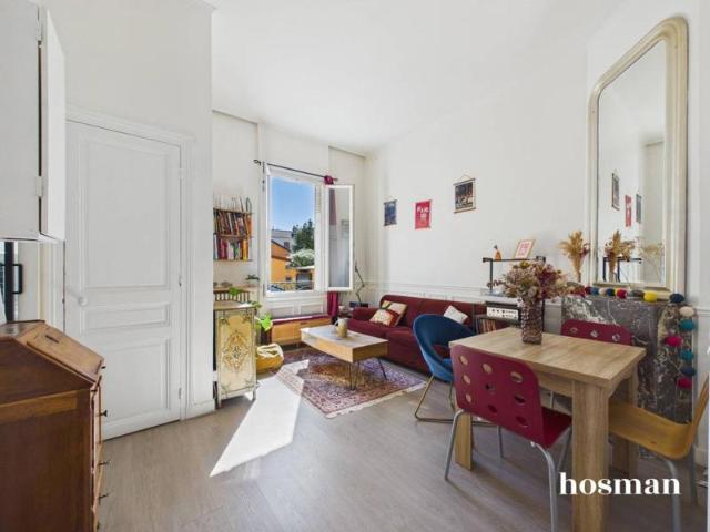 Lumineux 2 pièces 43 m² Charme de l'ancien Rue Edouard Vaillant, bas Montreuil