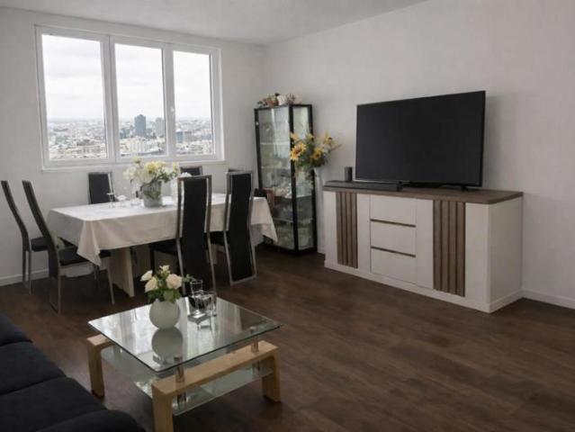 LUMINEUX 2 PIECES 48,34 M2
