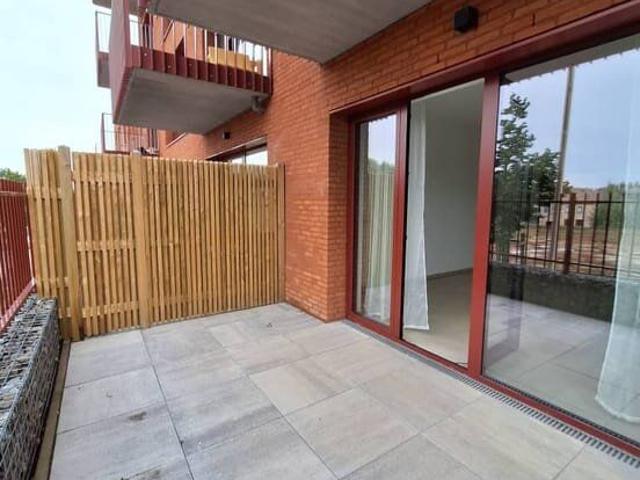 Lumineux Appartement 2CH RDC + Parking + 2 Terrasses