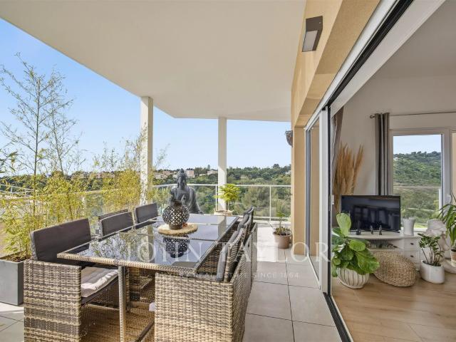 Lumineux appartement 3 pièces avec vaste terrasse 62m² Villeneuve Loubet