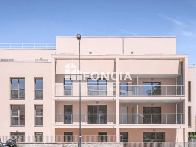 LUMINEUX APPARTEMENT T4, prestations de qualité, petite résidence de standing très bien située