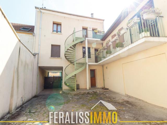Lumineux appartement F4 avec double séjour et parking couver